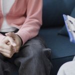 Agnozja to inaczej niemożność prawidłowego rozpoznania bodźców odbieranych przez w pełni sprawne narządy zmysłów i przy braku upośledzenia intelektualnego.