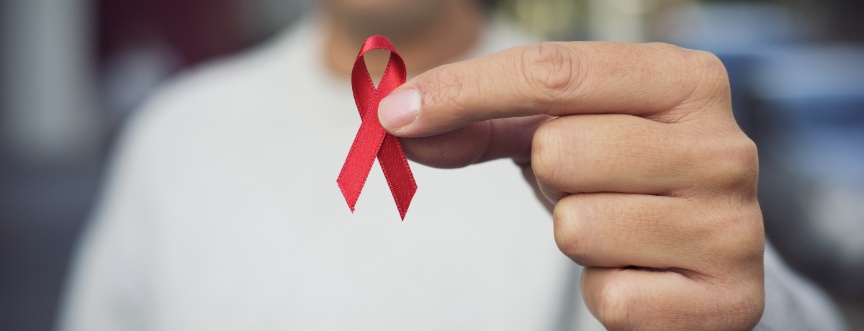 AIDS, zespół nabytego niedoboru odporności, jest ostatnim etapem zakażenia wirusem HIV.
