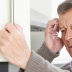Apraksja to zaburzenie o podłożu neurologicznym, które może być następstwem np. udaru mózgu.