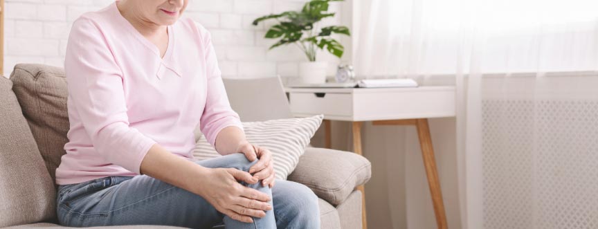 Bóle stawów – jakim chorobom towarzyszą? Dlaczego bolą stawy, co stosować na ból stawów?
