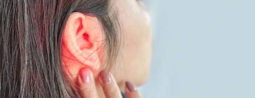 Guzek za uchem – kaszak czy powiększony węzeł chłonny? Rozpoznanie i leczenie