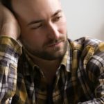 mężczyzna z depresją organiczną (wywołaną chorobą ciała)