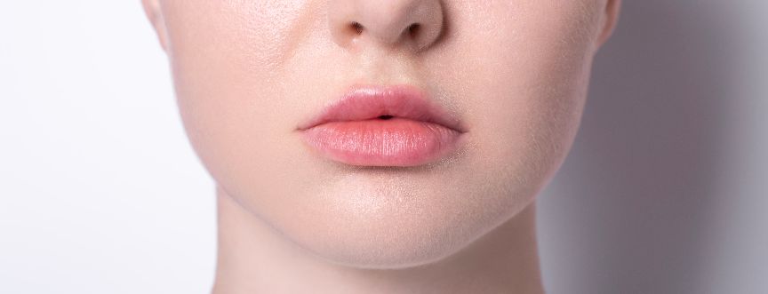 Spuchnięte usta, obrzęk ust — przyczyny i sposoby leczenia dolegliwości