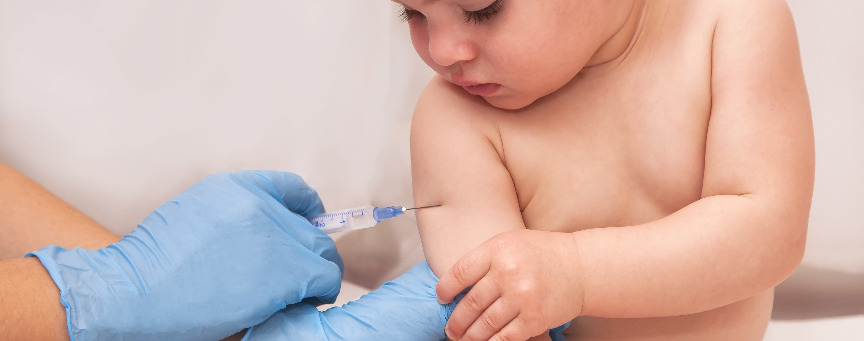 Szczepienie przeciw pneumokokom – kiedy podawać? Schemat szczepienia