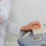 USG prostaty jest wykonywane przez powłoki brzuszne lub przez odbyt.