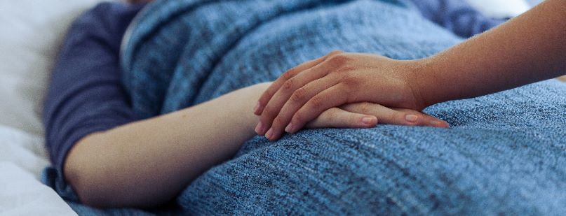 Wirus HTLV – drogi zakażenia, objawy. Jakie choroby wywołuje wirus T-limfotropowy?