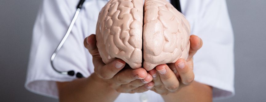 Ataksja to nie choroba, ale objaw neurologiczny, zaburzenie koordynacji ruchowej związane z uszkodzeniem układu nerwowego na różnych poziomach / Fot. Adobe Stock