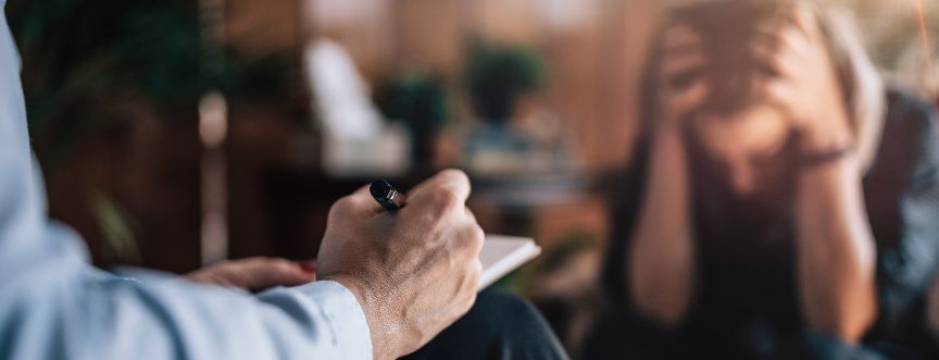 Psychoza – jak się objawia i jak się ją leczy?