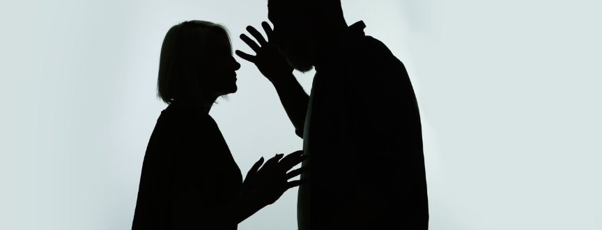 Osoba z zespołem Otella może zachowywać się agresywnie.