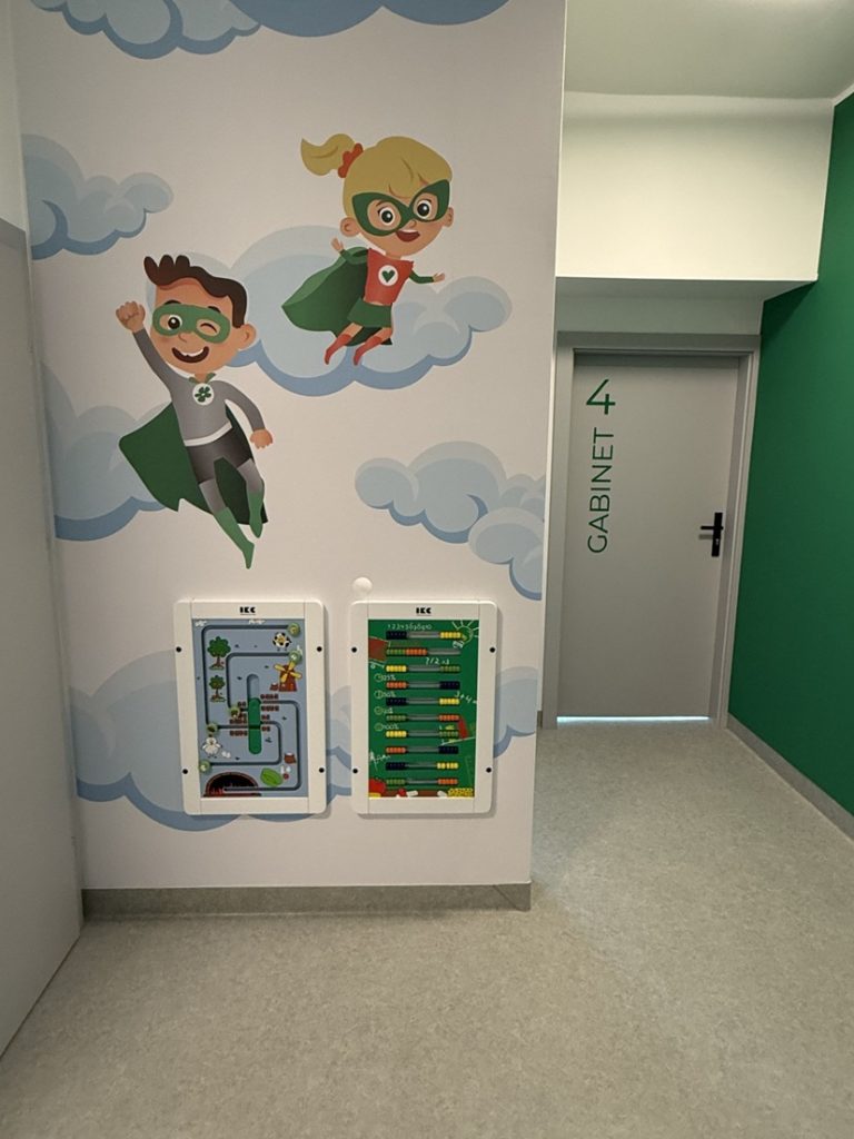 Centrum Medyczne Świat Zdrowia w Mostach - korytarz