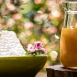 Miód manuka produkowany z manuki